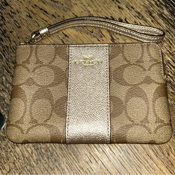 Coach Tan Wristlet Clutch like new - Picture 1 of 5